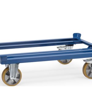 Train trolleys for pallets