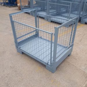 Foldable wire mesh pallet stillage